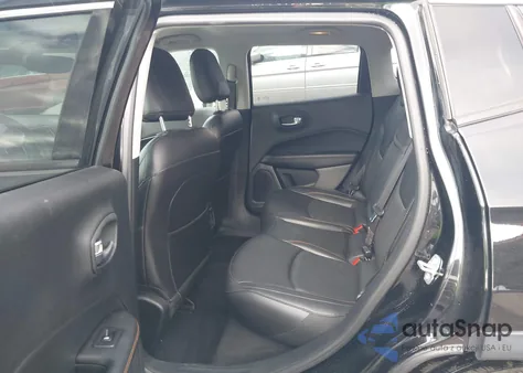 2019 Jeep Compass Limited 4X4 z USA, uszkodzony, nr VIN 3C4NJDCB5KT592654